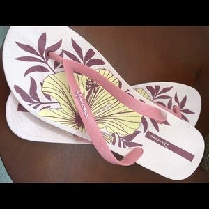 Ipanema white flower sandals with pink straps 8